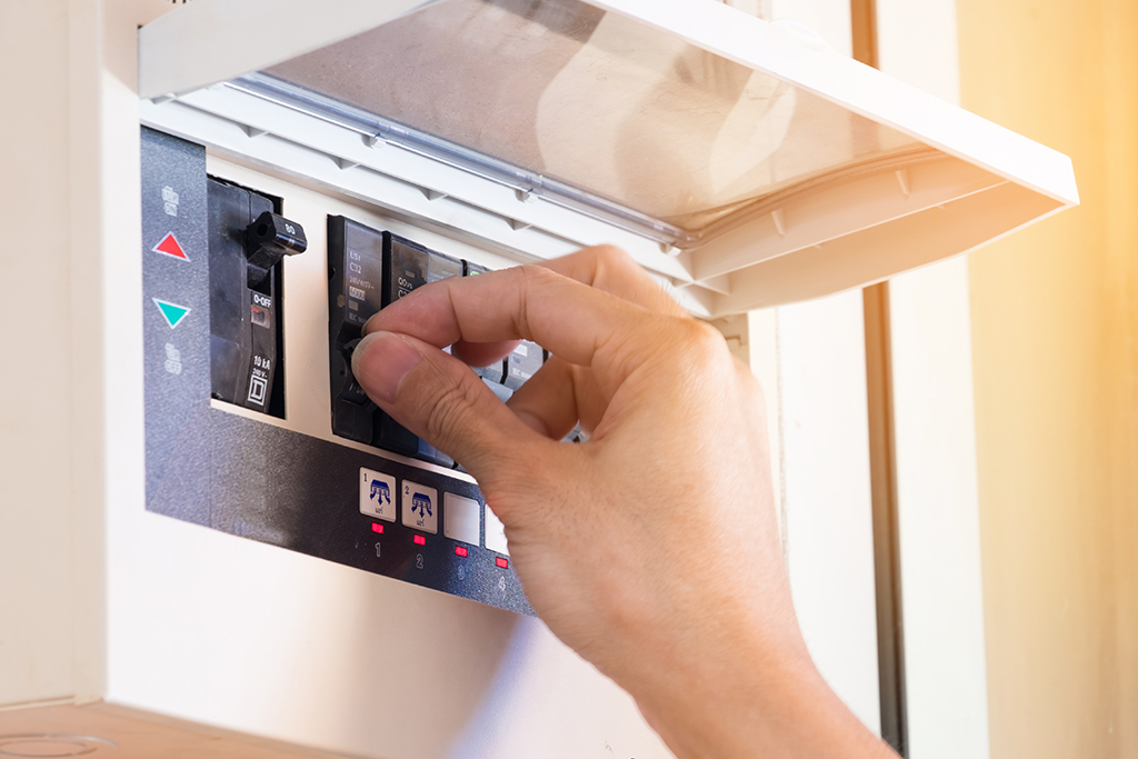 Common-Reasons-a-Circuit-Breaker-Won't-Reset-_-Tips-from-Your-Florence,-SC-Electrical-Contractor